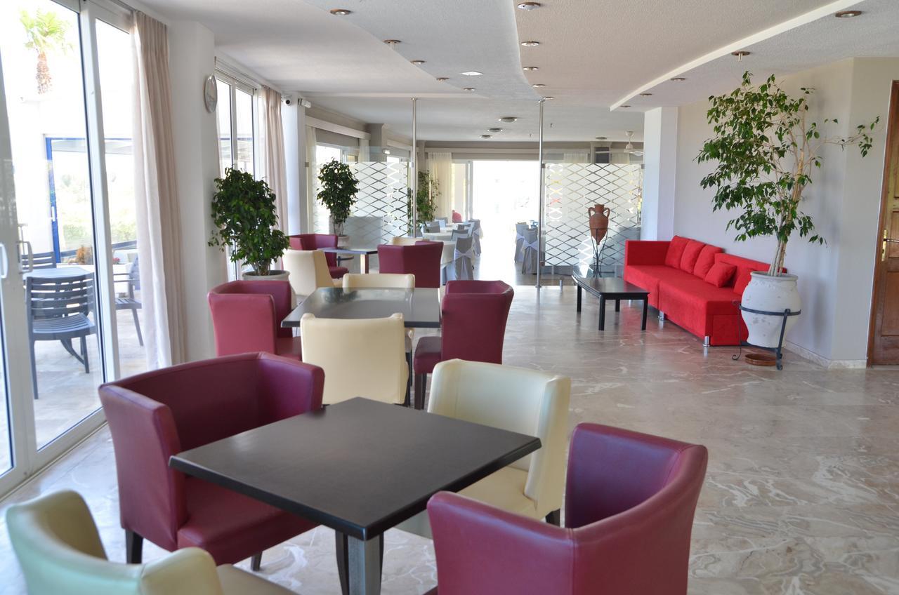 Costa Angela Seaside Resort 3*