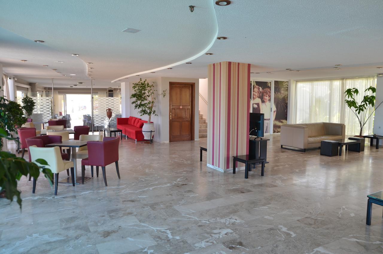 Costa Angela Seaside Resort Hotel 3*